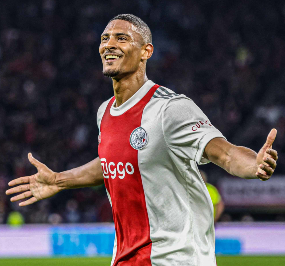 出关键助攻 出关键助攻